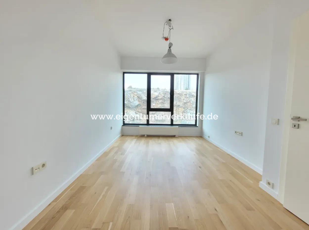 Leerstehendes İncek Loft Zum Verkauf 2+1 Maisonette-Wohnung Mit Stadtblick Im 1. Stock