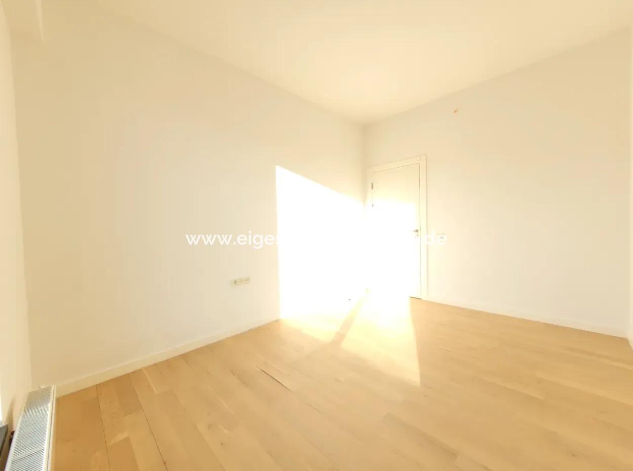 Mieterloses İncek Loft 3 1 Wohnung Im 4. Stock Mit Terrasse Zum Verkauf  In Gölbaşı / Ankara /Türkei