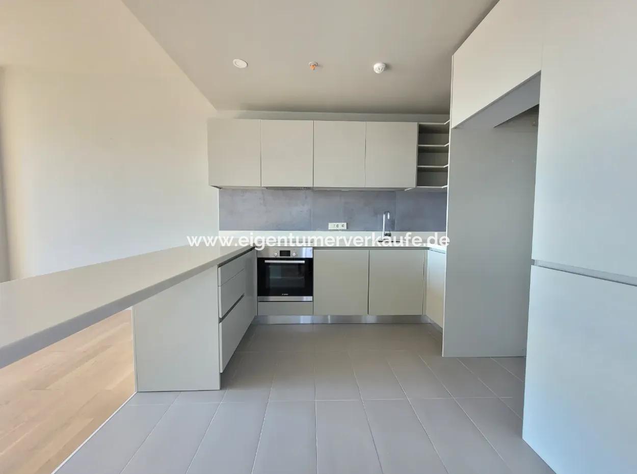 Leeres İncek Loft 1+1  Wohnung Im 11. Stock Mit Seeblick Zu Vermieten