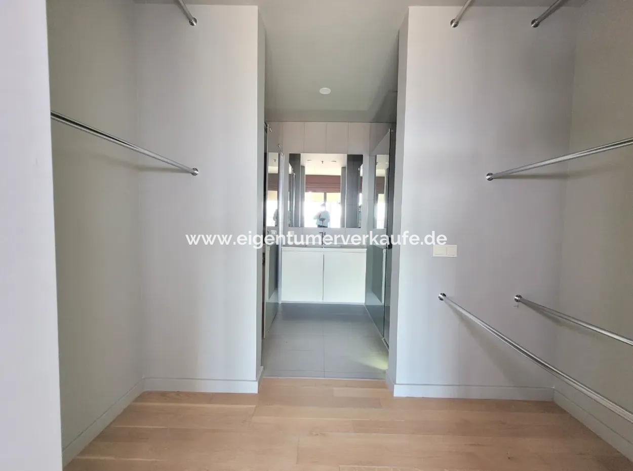 Leeres İncek Loft 1+1  Wohnung Im 11. Stock Mit Seeblick Zu Vermieten