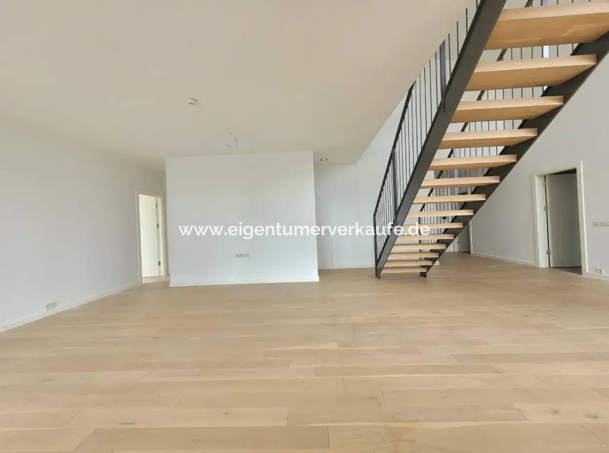 5,5+1 Duplex 5Th Floor Tenantless Apartment With Landscape View For Sale In İncek Loft Complex