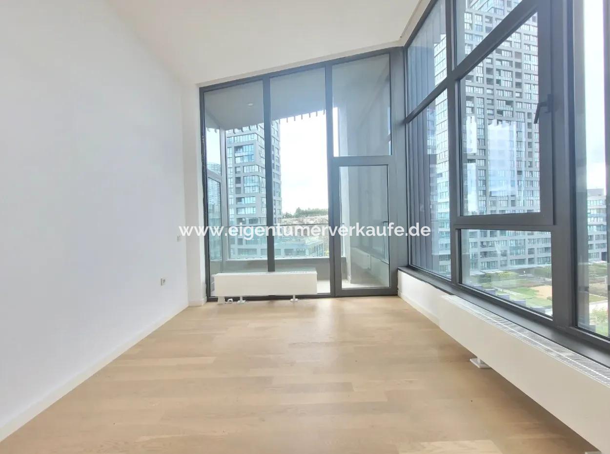 5,5+1 Duplex 5Th Floor Tenantless Apartment With Landscape View For Sale In İncek Loft Complex