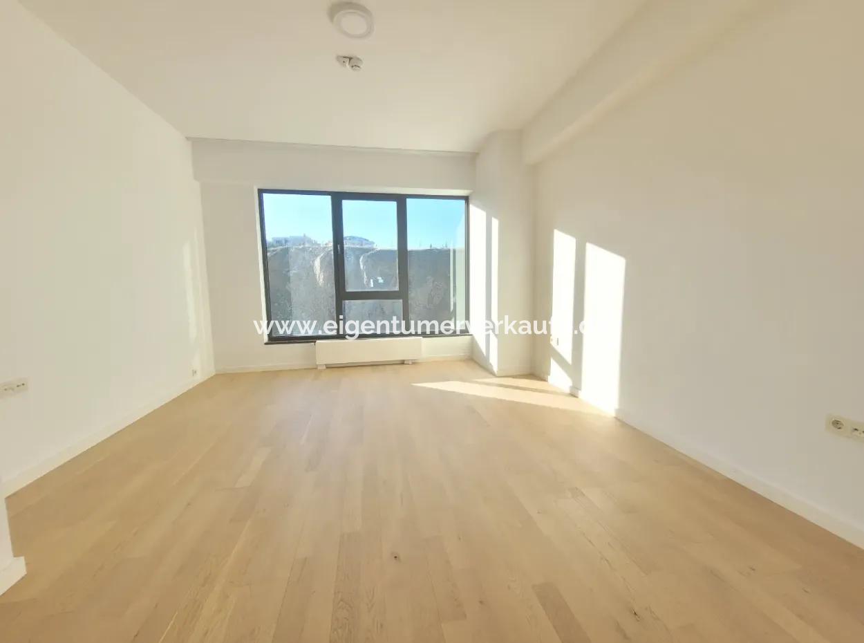 2,5+1 Tenantless Apartment With Landscape View For Sale In İncek Loft Complex