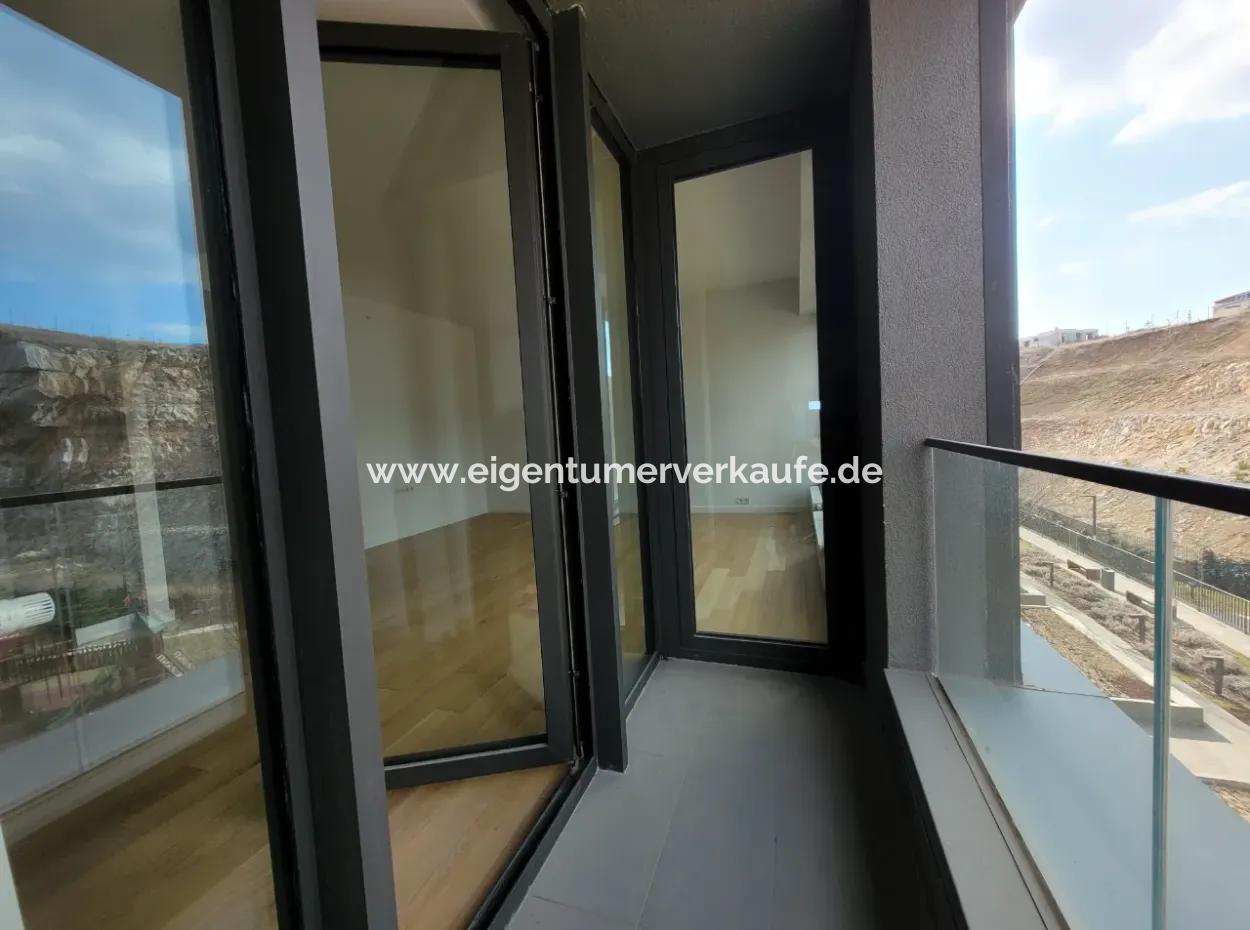 Vacant İncek Loft For Sale 2+1 Duplex City View 1St Floor Apartment