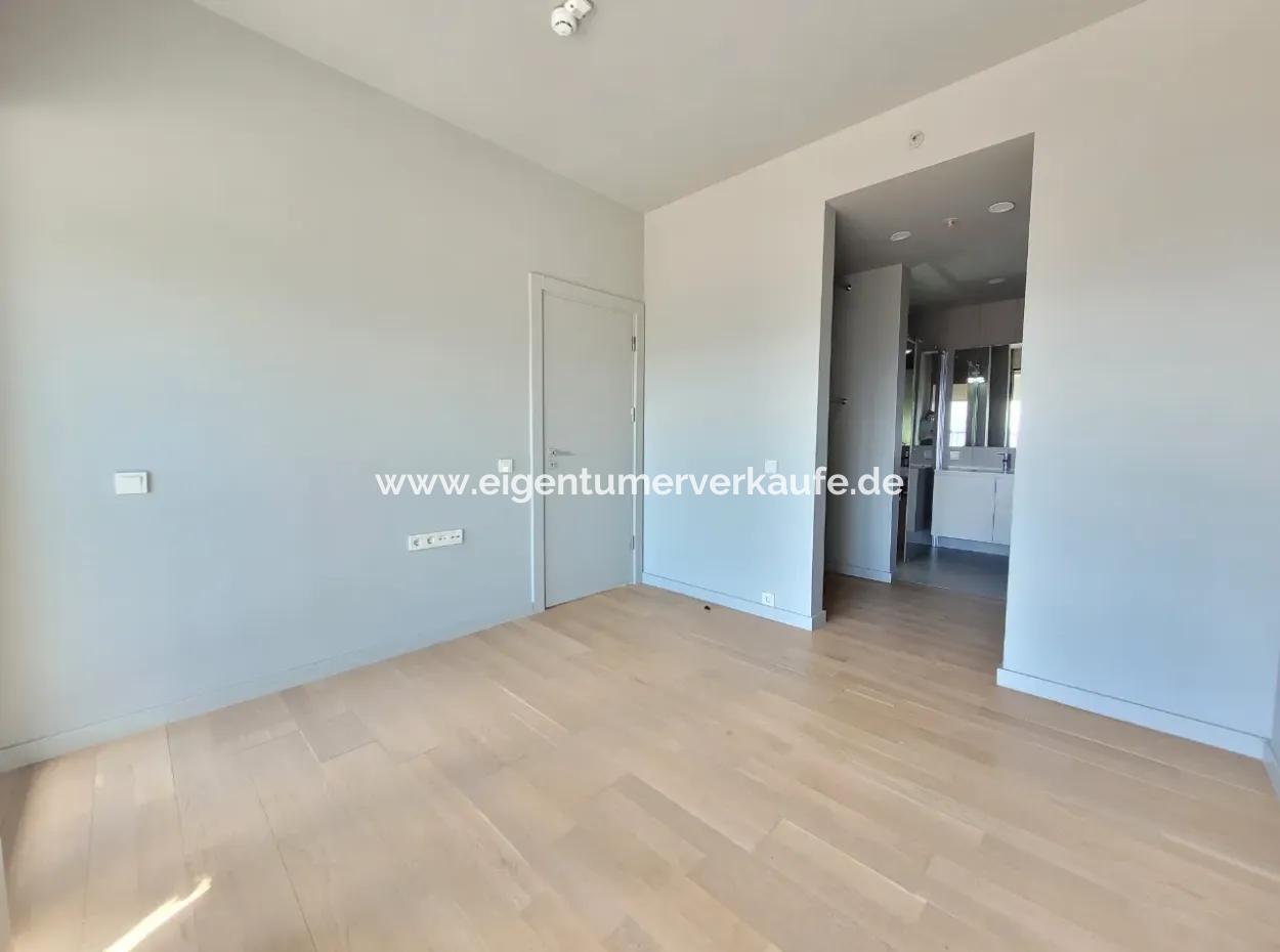 Empty İncek Loft 1+1  11Th Floor Apartment With Lake View For Rent