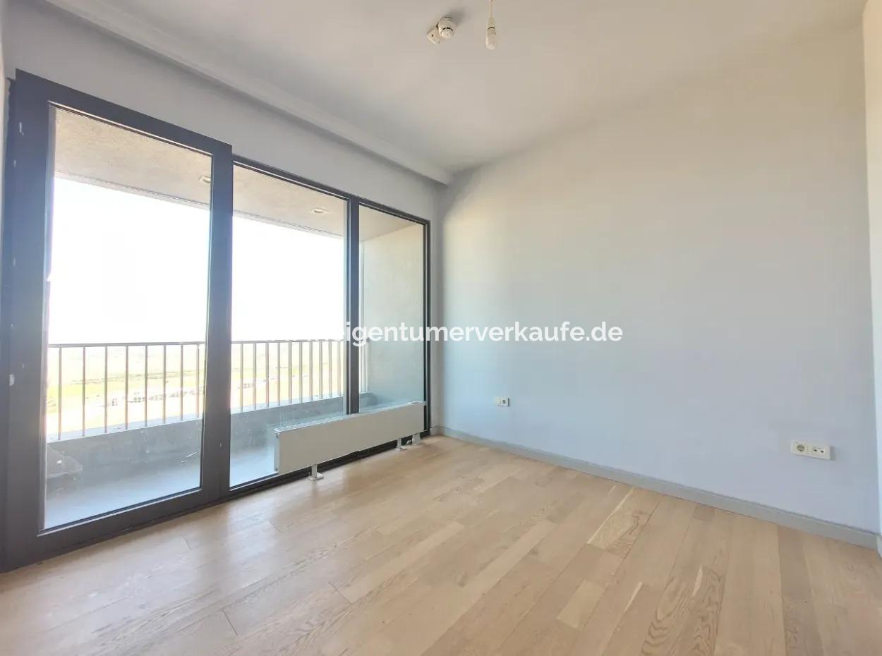 Vacant İncek Loft For Sale 1+1 2Nd Floor Apartment With Lake View