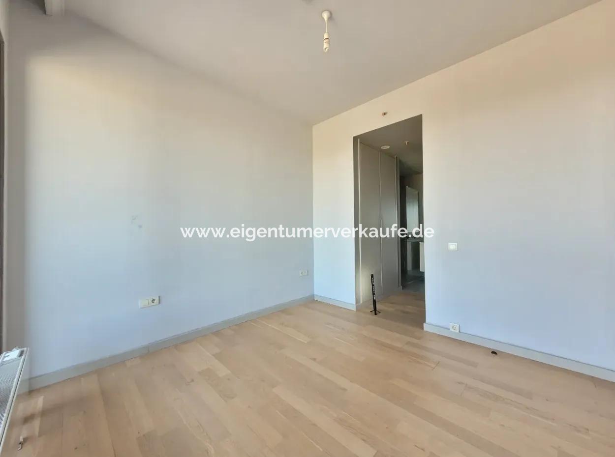 Vacant İncek Loft For Sale 1+1 2Nd Floor Apartment With Lake View