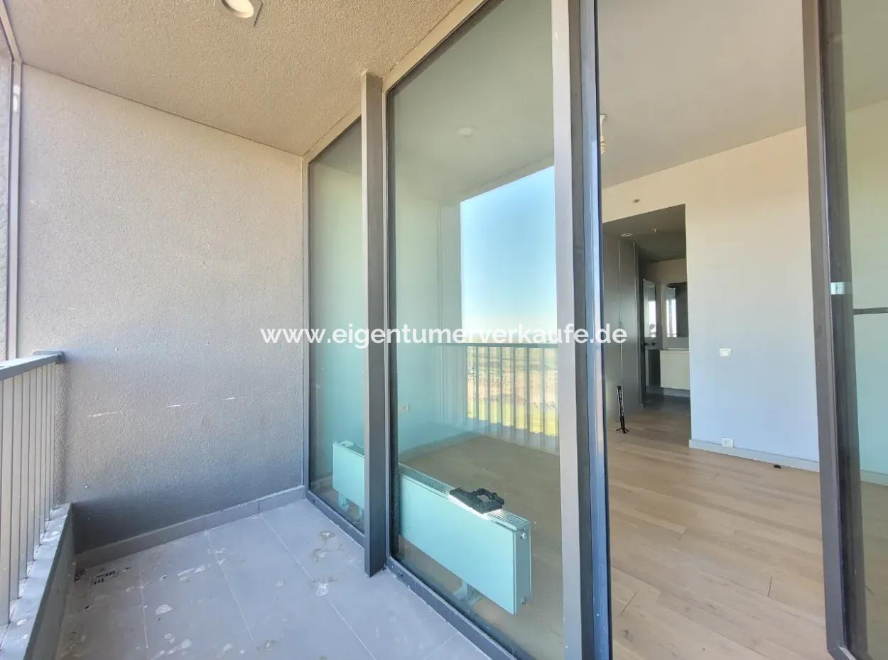 Vacant İncek Loft For Sale 1+1 2Nd Floor Apartment With Lake View