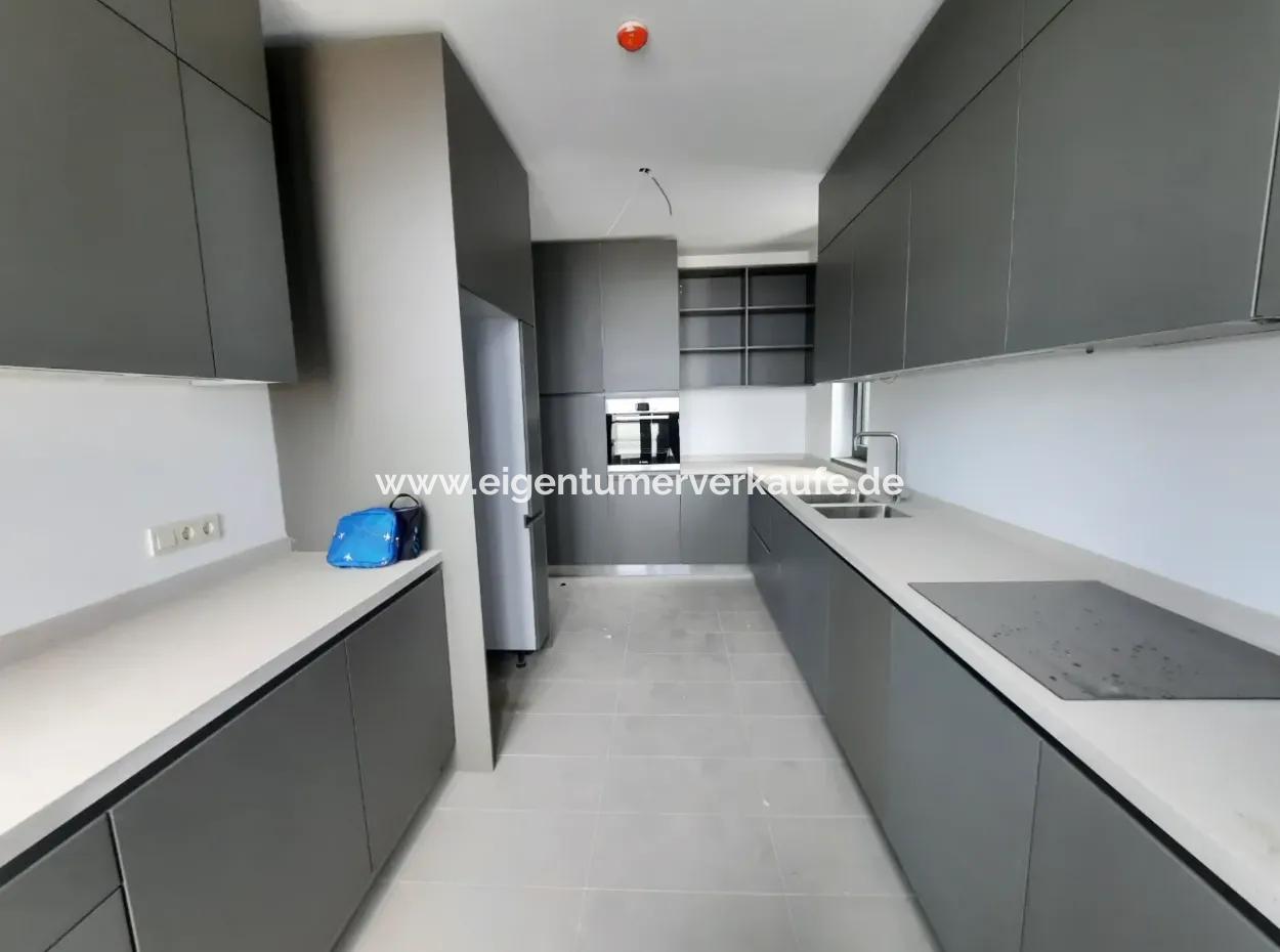 5,5+1 Duplex 2Th Floor Tenantless Apartment With Landscape View For Sale In İncek Loft Complex