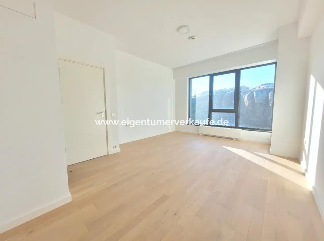İncek Loft Satılık 2,5+1 Peyzaj Manzaralı 1.Kat Daire