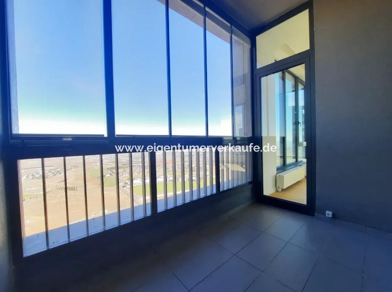 İncek Loft Satılık  4+1  Göl Manzaralı Kiracısız 20.Kat Daire