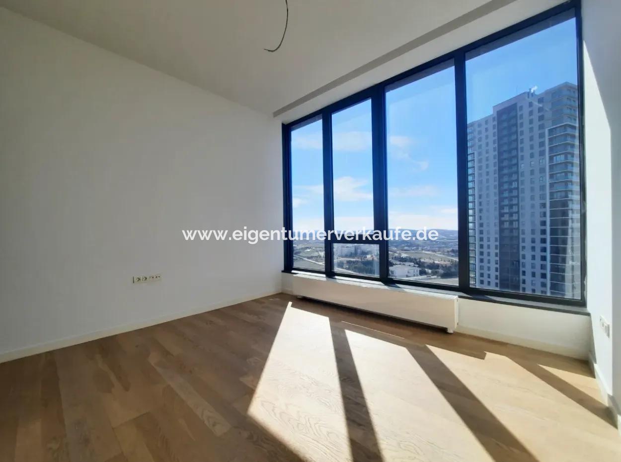 İncek Loft Satılık  4+1  Göl Manzaralı Kiracısız 20.Kat Daire
