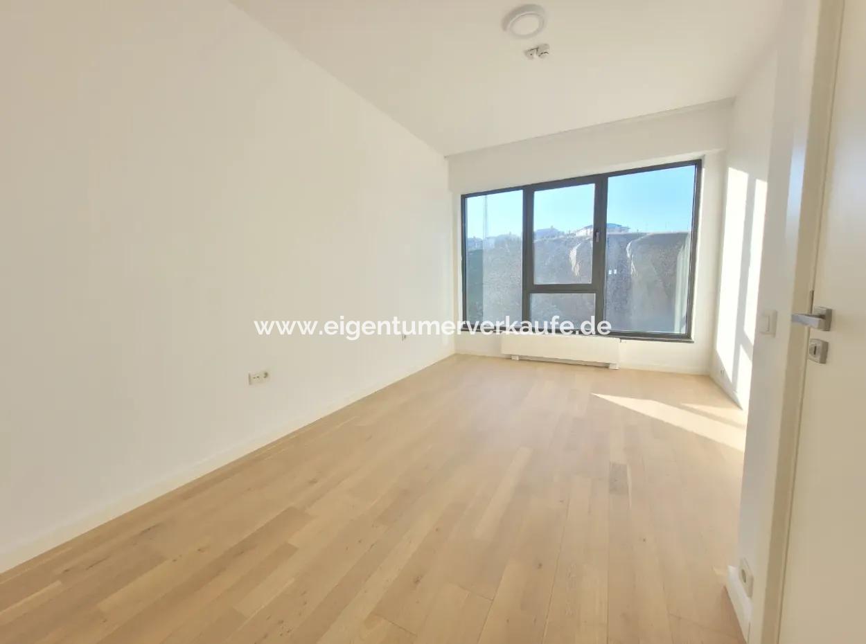 İncek Loft Satılık 2,5+1 Peyzaj Manzaralı 1.Kat Daire
