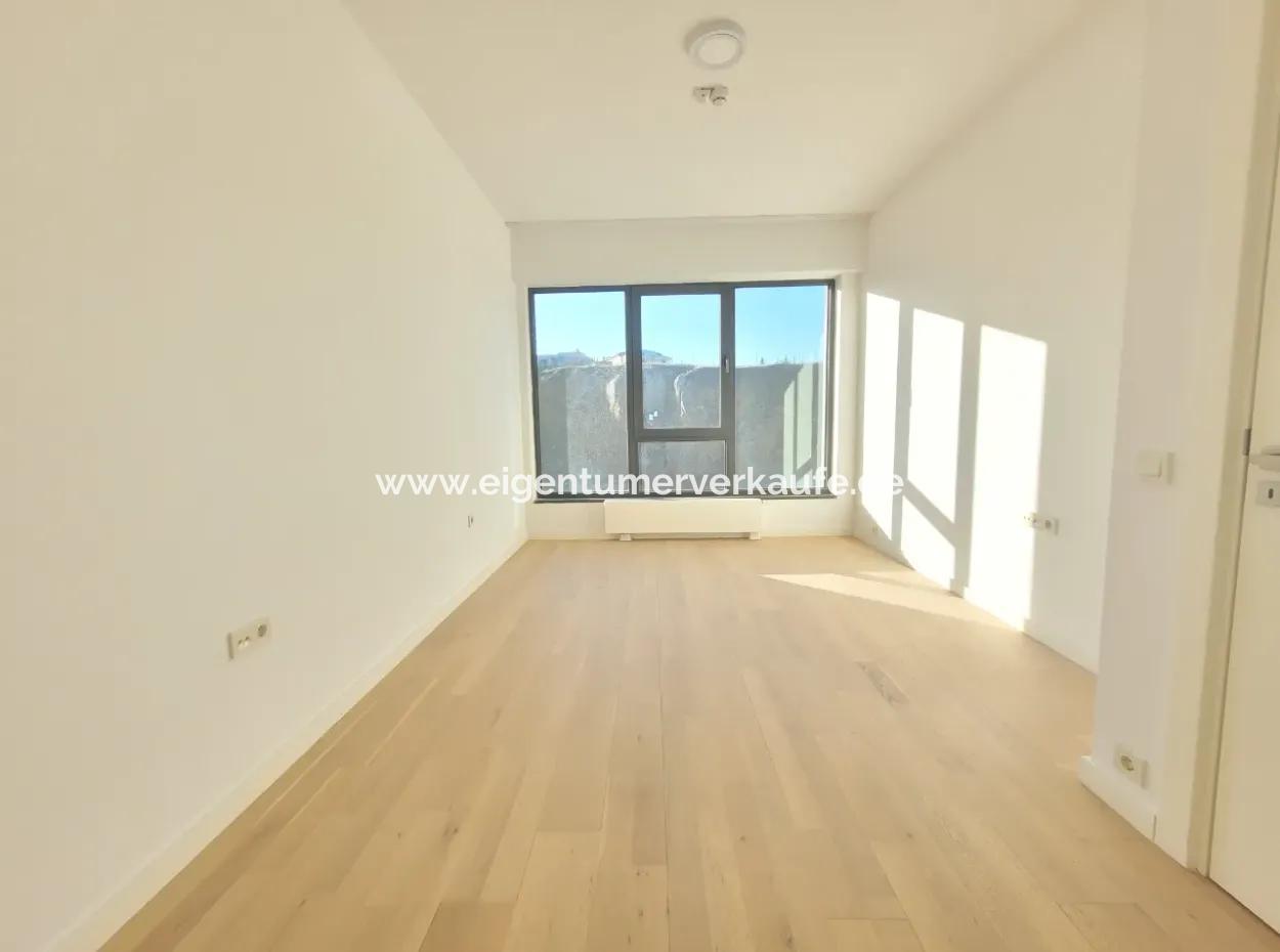 İncek Loft Satılık 2,5+1 Peyzaj Manzaralı 1.Kat Daire