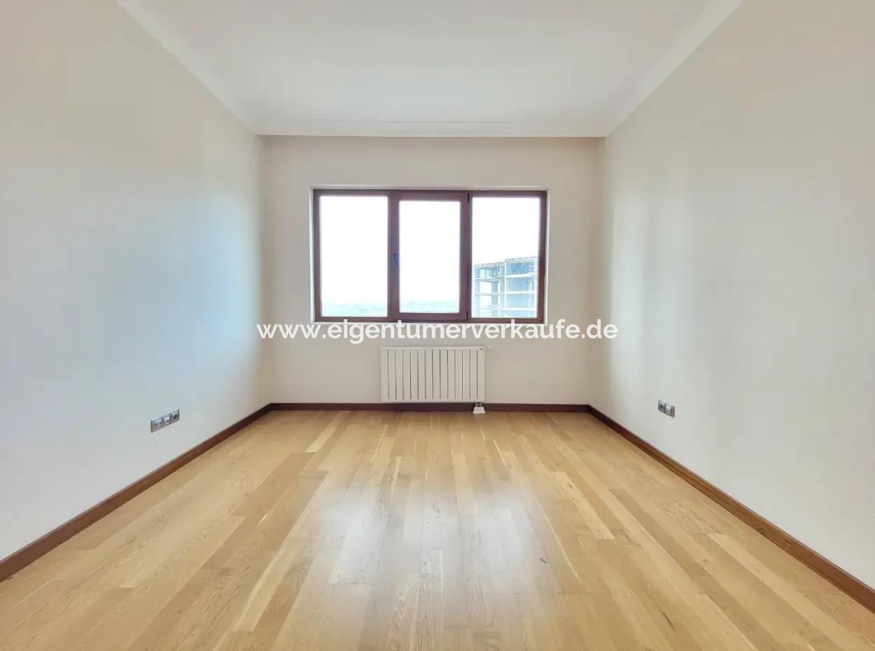 Boş İncek Nata'da Satılık 4+1 207 M²  Göl Manzaralı Daire