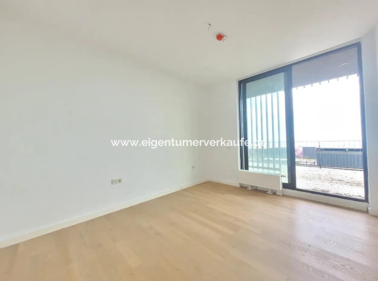 Boş İncek Loft Satılık  Teraslı 4+1  Mogan Manzaralı 146 M² 1.Kat Daire