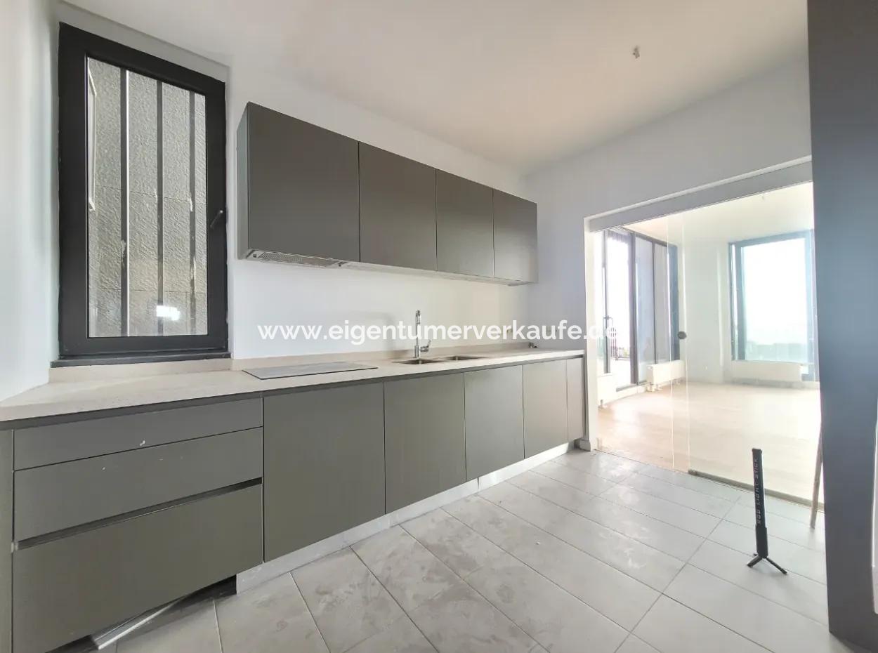 Boş İncek Loft Satılık  Teraslı 4+1  Mogan Manzaralı 146 M² 1.Kat Daire