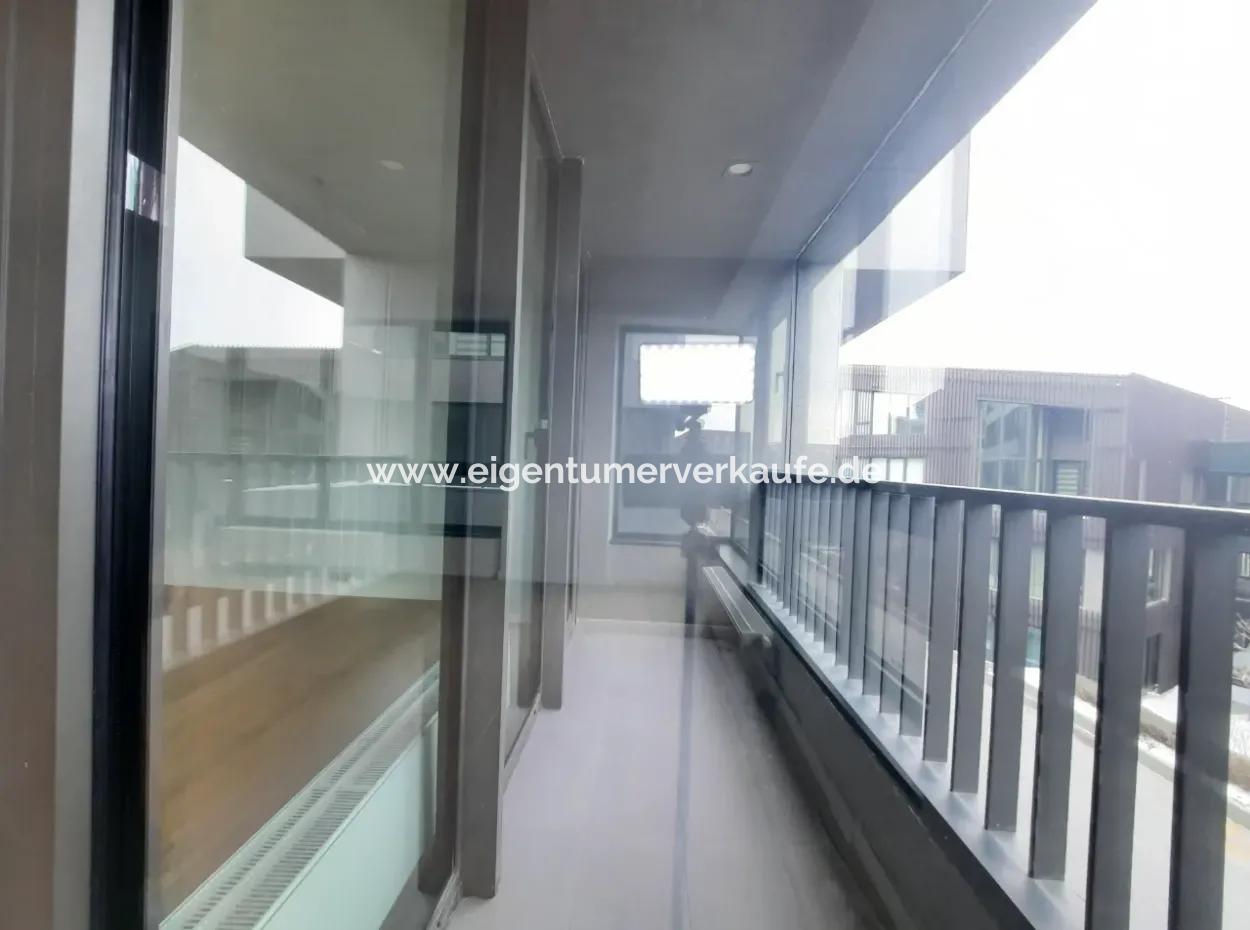 İncek Loft Satılık  5+1  Peyzaj Manzaralı 3.Kat 188 M² Daire