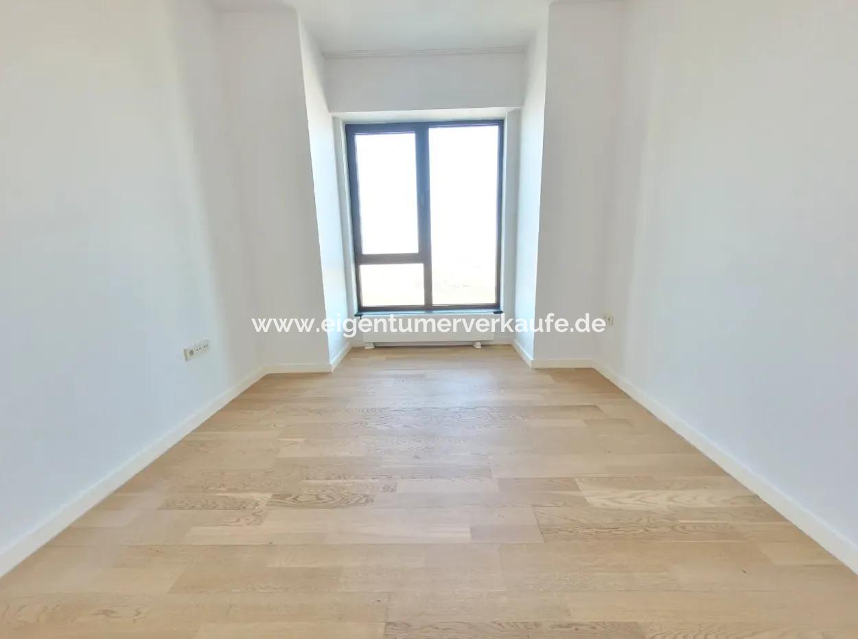 Kiracısız İncek Loft Satılık  5.5+1  Göl Manzaralı 20.Kat Daire
