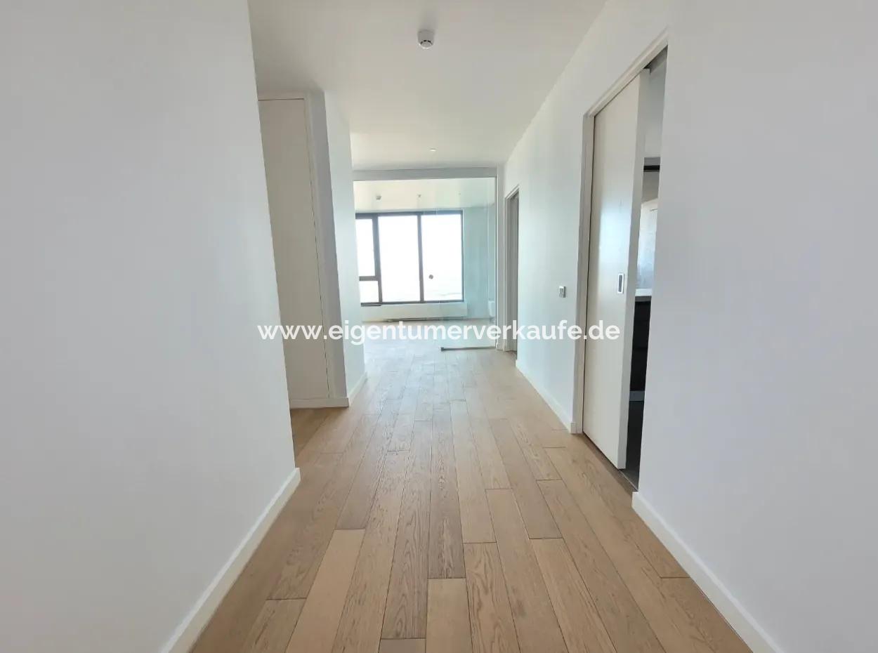 Kiracısız İncek Loft Satılık  5.5+1  Göl Manzaralı 20.Kat Daire