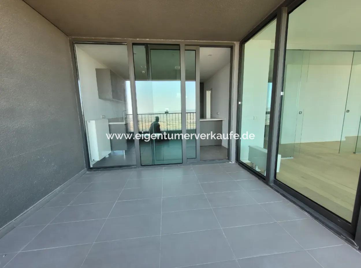 Kiracısız İncek Loft Satılık  5.5+1  Göl Manzaralı 20.Kat Daire