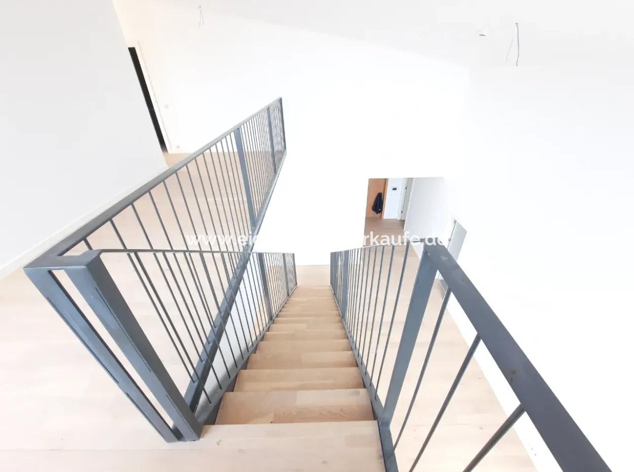 İncek Loft Satılık  5,5+1 Dubleks Göl Manzaralı 2.Kat Kiracısız Daire