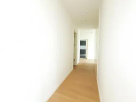 Kiracısız İncek Loft Satılık  5,5+1  Göl Manzaralı 14.Kat Daire
